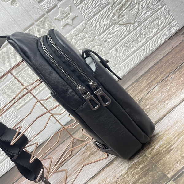 スーパーコピーブランドバッグ側面デザイン